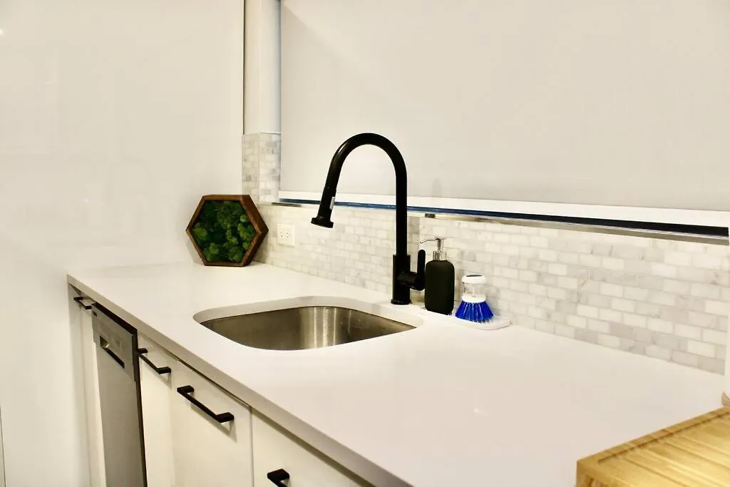Apartment 2Bdr Stylish Comfort Parkside Vancouver